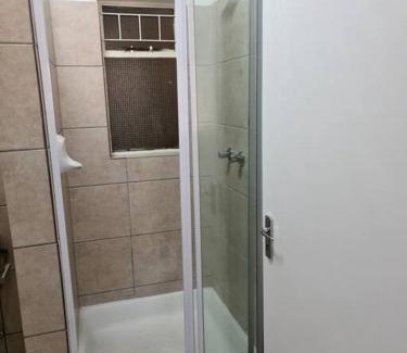 Greater Johannesburg Metropolitan Area Apartment | Cosy apartment with secure parking