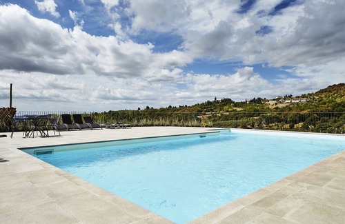 Capolona Apartment | Cosy apartment with WIFI, pool, TV, pets allowed, panoramic view and parking, close to Arezzo