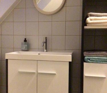 Opdorp Apartment | Cosy attic apartment, terrace, 1 bedroom North