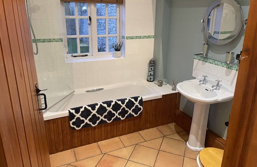 Bicester House | Cosy barn conversion in quiet village location within 5 minutes of Bicester.
