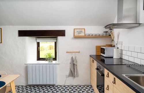 Treen House | Cosy barn, walk to 3 beaches