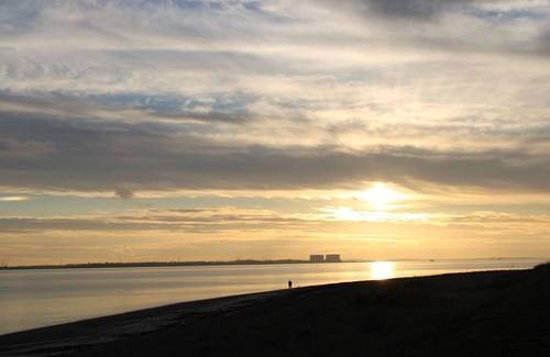 Layer Marney House | Cosy beachfront getaway in West Mersea- fishing, golf & swimming pool onsite