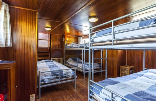 Merkem Boat Rental | Cosy Boat in Merkem with Terrace