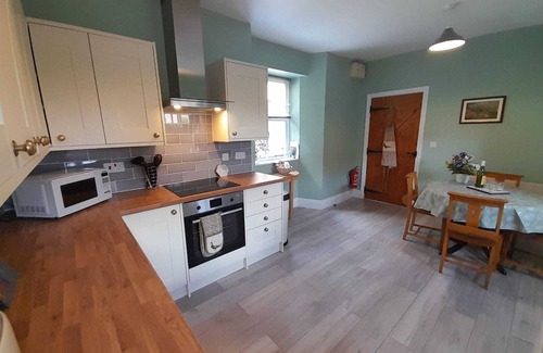 York House | Cosy but spacious, historic cottage on The Red House Estate