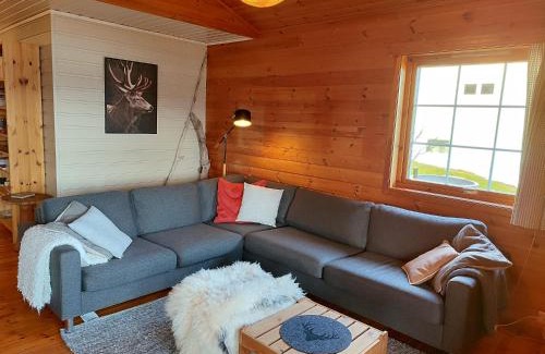 Volda Ski Chalet | Cosy chalet, 100m2 with fjordview!