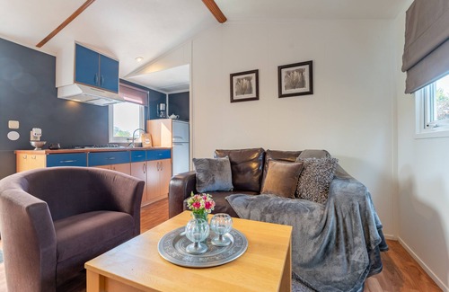 Hulshorst House | Cosy chalet with gas fireplace on the Veluwe