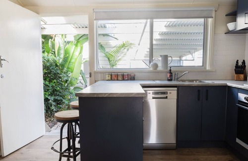 Geelong House | Cosy city escape at Bay cottage