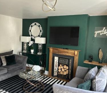 Corby House | Cosy Corby Getaway