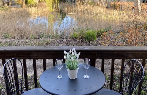 Cirencester Cottage | Cosy Cotswolds style cottage in a stunning location on the Lower Mill Estate