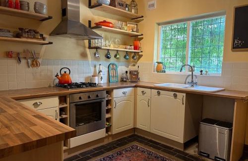 Melbourne House | Cosy Cottage in Melbourne