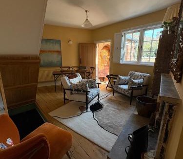 Melbourne House | Cosy Cottage in Melbourne