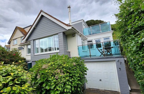 Paignton House | Cosy cottage near Goodrington beach front. Stunning balcony views