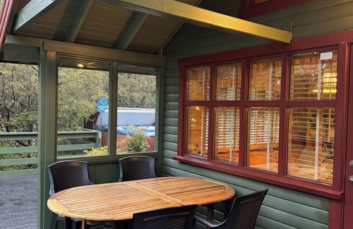 Borgarnes Cottage | Cosy cottage with a jacuzzi close to Krauma, Hraunfossar and Langjokull glacier