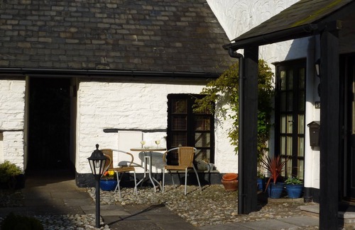 Wrafton Cottage | Cosy Courtyard Cottage ideal location for exploring North Devon area