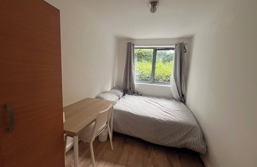 Park Royal Apartment | Cosy Double room - Central LinenCentral Line directly to Oxford Circus