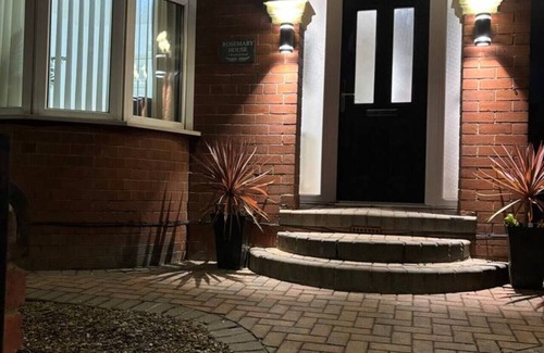 Doncaster House | Cosy Ensuite Room 4 (self check-in) Doncaster