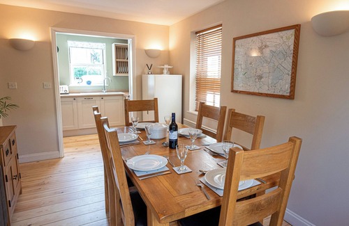 Cirencester House | Cosy family cottage on Cotswold nature reserve