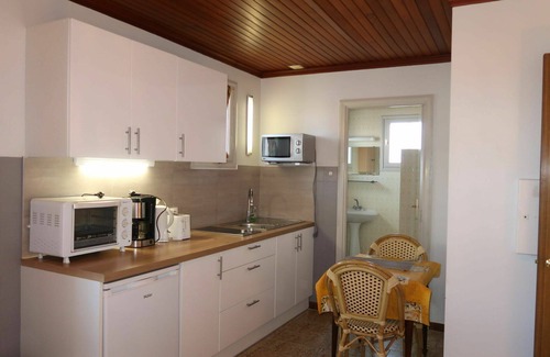 Saintes-Maries-de-la-Mer Apartment | Cosy apartment for 2 people with WIFI, TV and parking