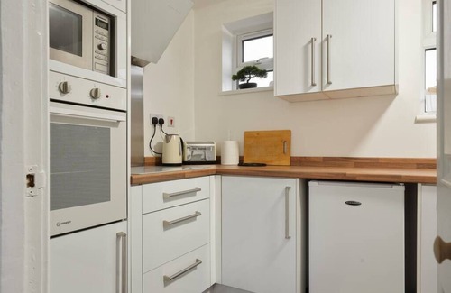 Scunthorpe House | ✨ Cosy Full Home | Serviced Apt 🏡 Free Parking 🚗 Walk to Amenities 🛍️