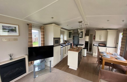 Natland House | Cosy Grasmere Static Caravan With Bathtub