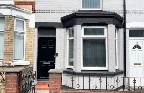 Birkenhead House | Cosy Group house in Birkenhead