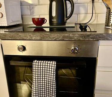 Walsall Apartment | Cosy Hideaway Studio in Walsall