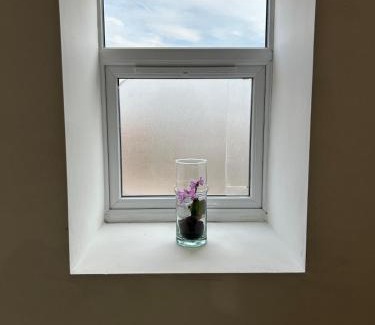 Walsall Apartment | Cosy Hideaway Studio in Walsall