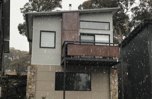 Lake Crackenback Ski Chalet | Cosy high country experience in the heart of the Snowy Mountains