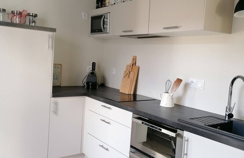 Sainte-Marie-de-Re House | Cosy house with small garden close to the beach and shops.