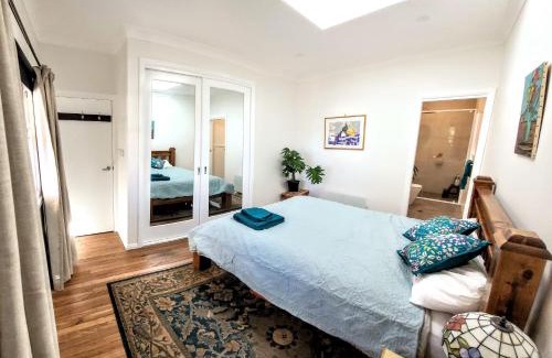 Calare House | Cosy Kenna 4 Bed 2 Bath Family Home close to CBD