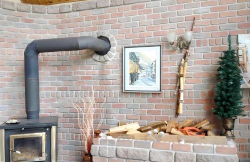 Mashteuiatsh Ski Chalet | Cosy lakeside chalet in Mashteuiatsh with jacuzzi