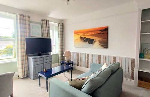 Stratton Apartment | Cosy light and spacious apartment in the heart of Stratton