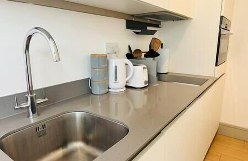 West Harrow Apartment | Cosy London Luxury studio