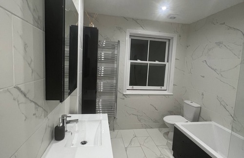 South Norwood Apartment | Cosy, luxurious 2 bed, in the heart of London