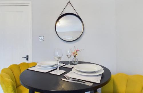 Colchester Apartment | Cosy Modern Apartment Colchester