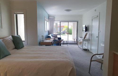 Mount Maunganui Apartment | Cosy Mount Studio Moments to Beach & Downtown