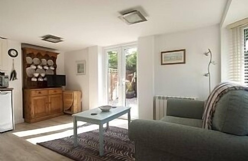 Colchester House | Cosy Property In Quiet Part Of Town