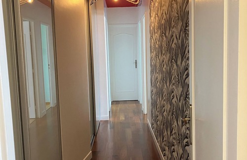 Chatou Apartment | Cosy, quiet apartment with balcony and parking