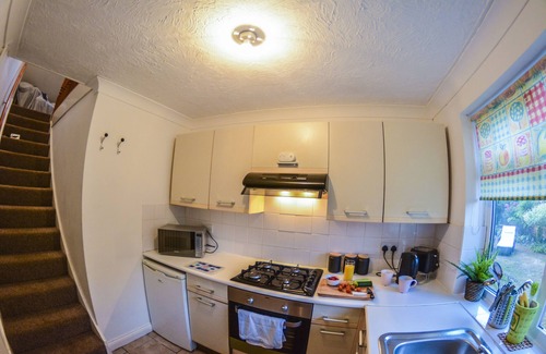 Playhatch House | Cosy & Quirky 2 Bed Private Apartment with a Garden and Free Parking :)