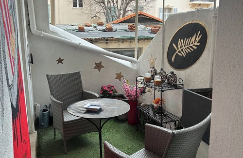 Cannes City Centre Hotel | Cosy room