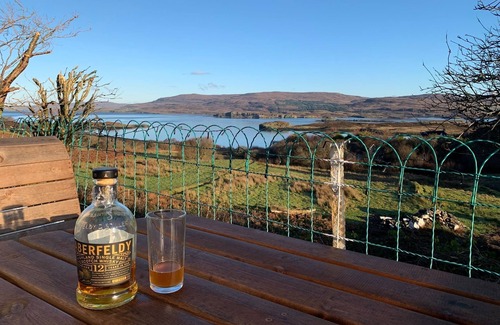Waternish House | Cosy Sea view Skye Cottage for 6