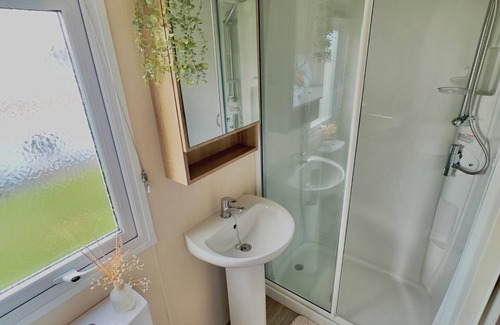 Redcar House | Cosy seaside stay with the family. Pet friendly!