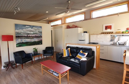 North Tamworth Apartment | Cosy Secluded Pocket 5 Mins From Tamworth Cbd!