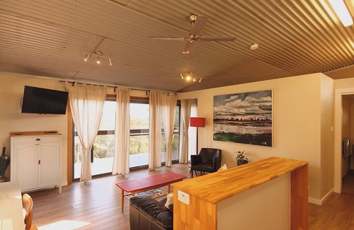 North Tamworth Apartment | Cosy Secluded Pocket 5 Mins From Tamworth Cbd!