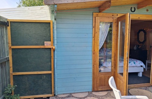 Penarth Cabin | Cosy semi off grid eco cabin in Penarth, very quiet location.