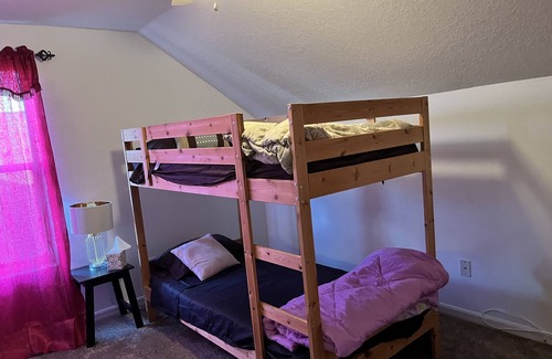 Oak Grove Bed & Breakfast | COSY SLEEPOVER -10MIN FROM THE SHOPPING OULET/GREAT RESTURANTS.