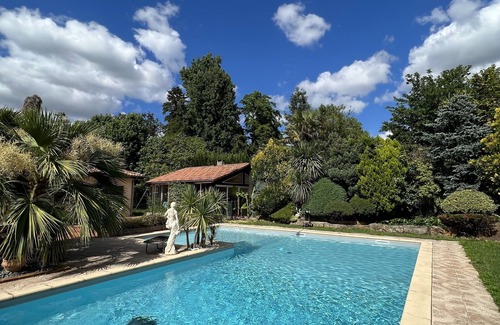 Merignac House | Cosy southern house with landscaped garden