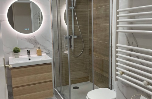 Cergy Apartment | Cosy Studio 30m2 - At the foot of the station - Parking