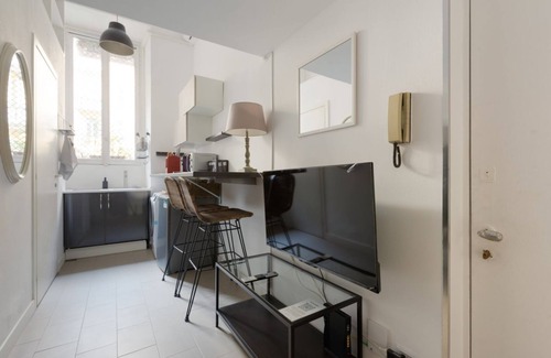 Porta Nuova Apartment | Cosy Studio Apt in the Heart of Milan!