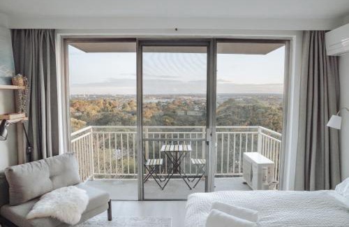 Greenwich Apartment | Cosy studio with a big view